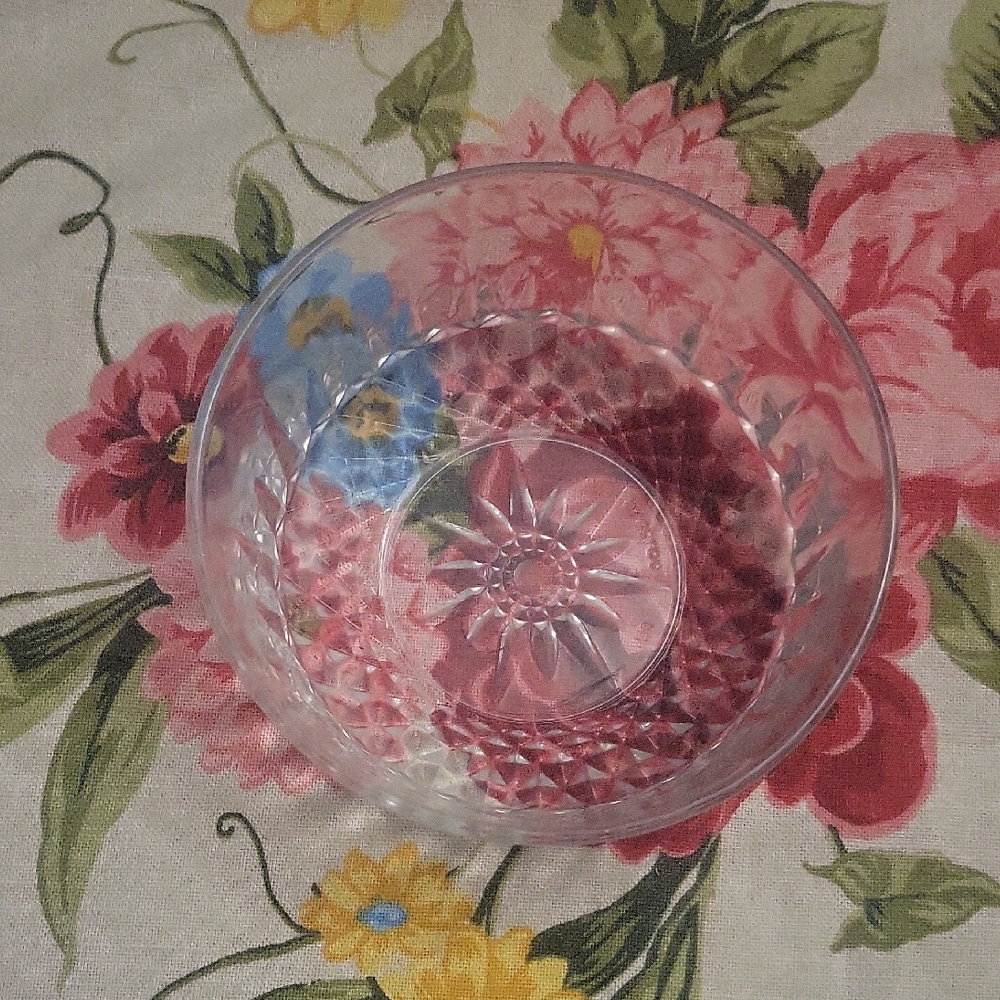 Arcoroc Clear Glass Starburst Bowl